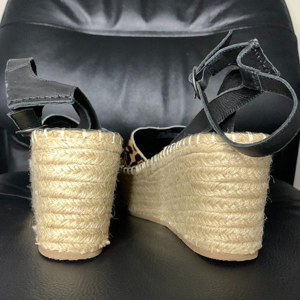 Matisse Leopard Print Wedges, size 7 - Picture 3 of 7